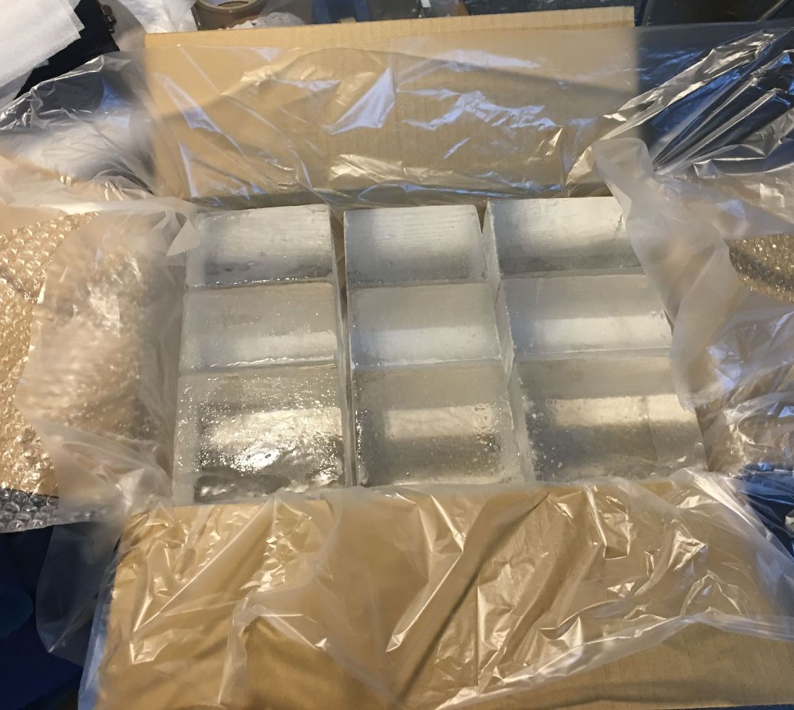 鈴鹿山系純氷 ブロックアイス 角氷 3貫目 約12kg 72時間製氷・業務用本格氷(かき氷・ウイスキー用)業務用 かき氷 氷屋 かたまり 氷塊