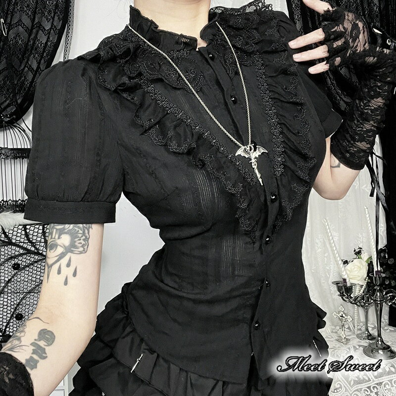 ロリータシャツ 半袖 トップス シャツ ブラウス 前開き ゴスロリ ロリータ ゴシック フリル ブラック 黒 衣装 ハロウィン コスプレ コスチューム ロック ロリィタ 原宿系 大人 レディース 可愛い 学園祭 文化祭 V系 地雷系 サブカル Lolita ロリータファッション