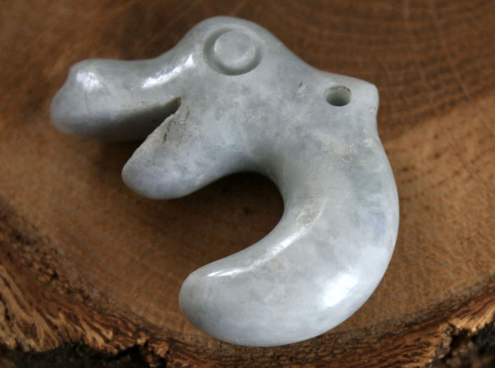 糸魚川翡翠龍形勾玉 M10443 SeaVer 作 38mm*28mm*11mm 糸魚川産 ヒスイ製 龍形勾玉 お守り パワーストーン