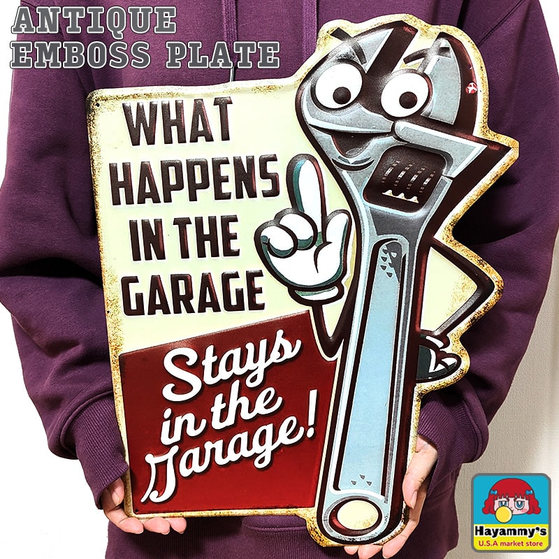 ブリキ看板 アンティーク STAYS IN THE GARAGE アメリカン 壁掛け プレート スパナ 壁飾り ビンテージ 雑貨 大きい インテリア 可愛い かわいい サーファー カフェ 店舗
