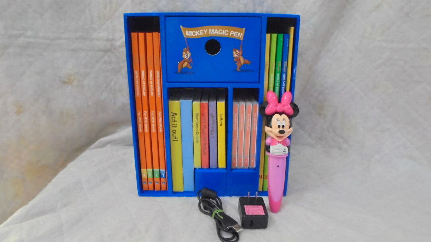 送料無料！＊再生・動作保証あり＊【中古】h7855 DWEディズニー英語システム　ワールドファミリー ミニーマジックペンセット　【ペンは2019年3月以前販売（2018年販売版）（ペンは最新版でも旧タイプでも使える優れものでスペシャルなパーフェクトペンです！）】