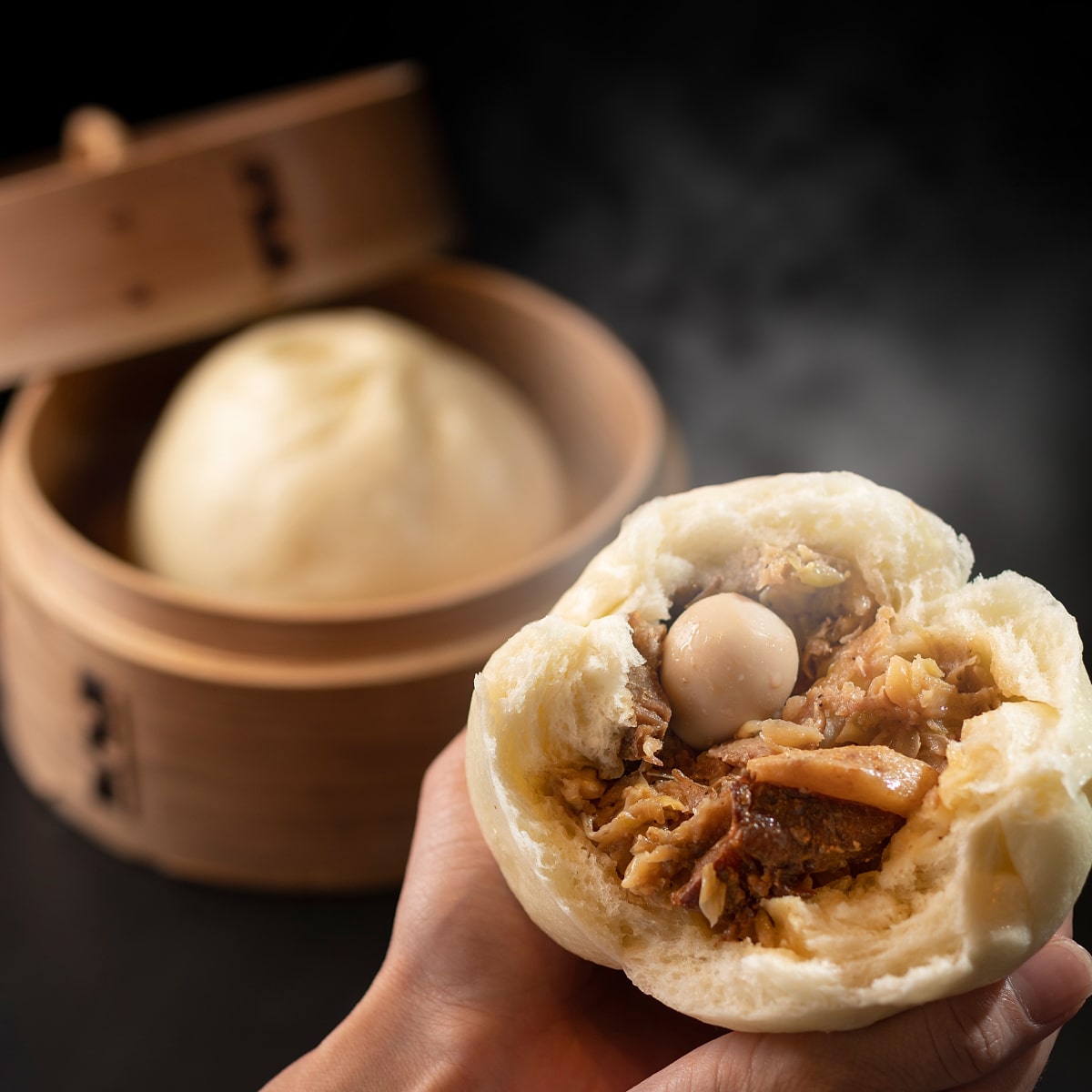 【公式】出荷目安1ヵ月程度　山珍 豚まん 10個入り 岡山 うずら 肉まん 角煮