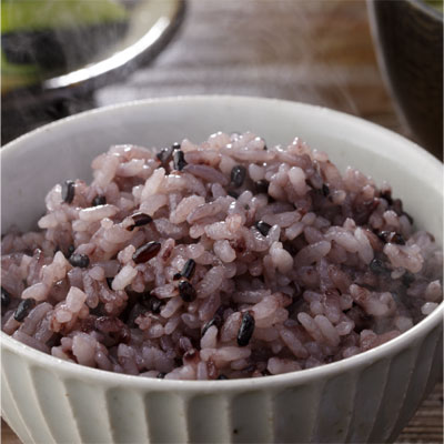 黒米「あさむらさき」 800g 古代米 もち 玄米 送料無料 ゆうパケット ポスト投函 宮城県産 令和7年産 朝紫 紫黒米 未検査米 ポリフェノール アントシアニン ミネラル 雑穀百年農家の多賀城産古代米