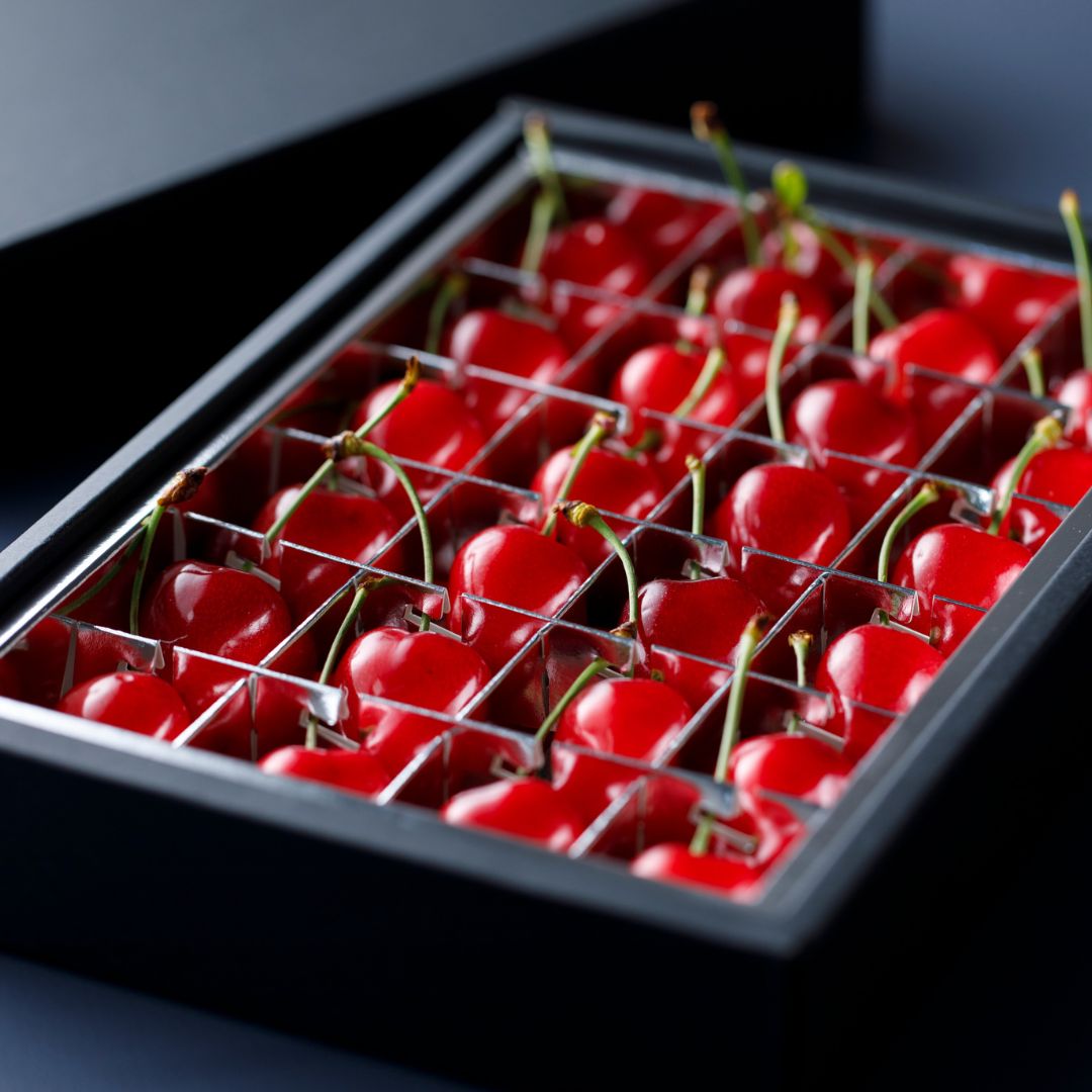 【早割クーポン有】山形県産 佐藤錦 さくらんぼ 母の日 クール 冷蔵便 配送 日付指定可能 フルーツギフト 内祝 佐藤錦 各種ギフト 御供 御中元 対応可能 Lサイズ 24粒入り 早割