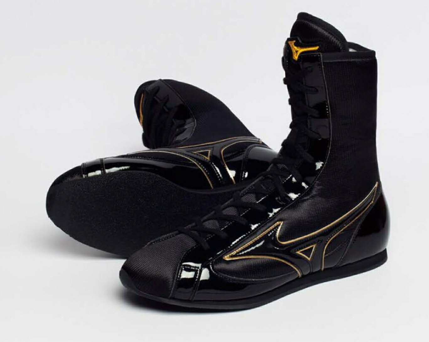 【期間限定特価】在庫あり アメリカ屋 オリジナルシューズバッグ付 日本製 MIZUNO ミズノボクシングシューズ　(ブラックxブラックふちゴールド）エナメル　 FINISHER MID フィニッシャー　21GA231012 MIZINO BOXING SHOES MID　Made in Japan