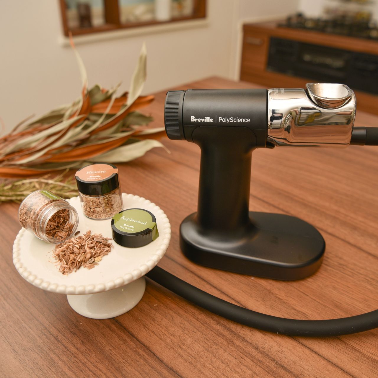 【正規代理店】 スモーキングガン ブレビル ポリサイエンス 多くのレストランや個人の方に愛用されている燻製器 プロモデル くんせい ブラック 【スモークチップ＆日本語説明書付き】 BBQ バーベキュー コンパクト 軽量 送料無料